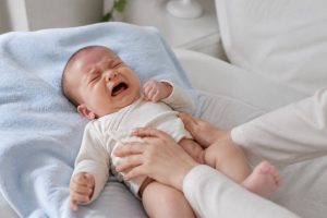 Coliques : causes, symptômes et solutions pour mieux les soulager